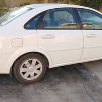 سيارة • موديل ٢٠١١ • للبيع