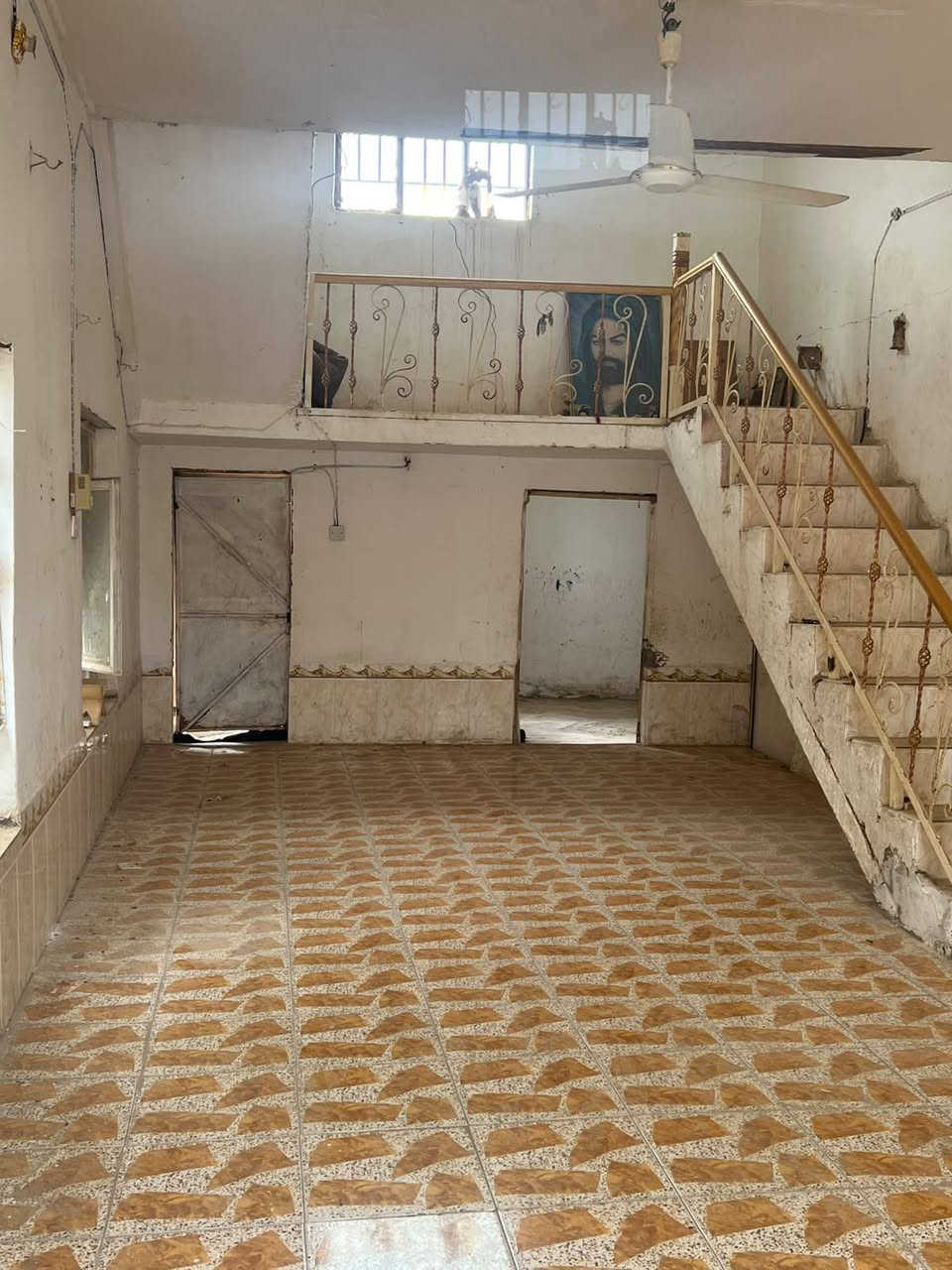 بيت الليجار مساحه 400 غرفتين وصاله وستقبال الاستفسار اتصال برقم***********
