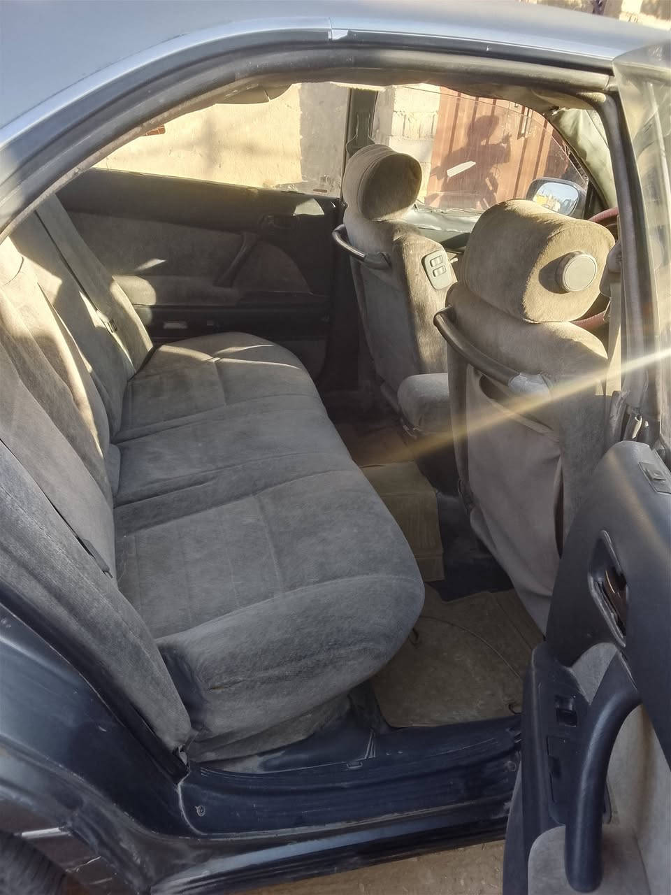 سلام عليكم سياره بطه موديل 92 مكفوله من الكصه والنقل الجثه سياره كامله شوفت عينك بل صوره سياره عوزها ترتيبات تبريد ثلج تأيرات زينات حدا كامله مكان كربلاء المقدسة سعر   ***********
