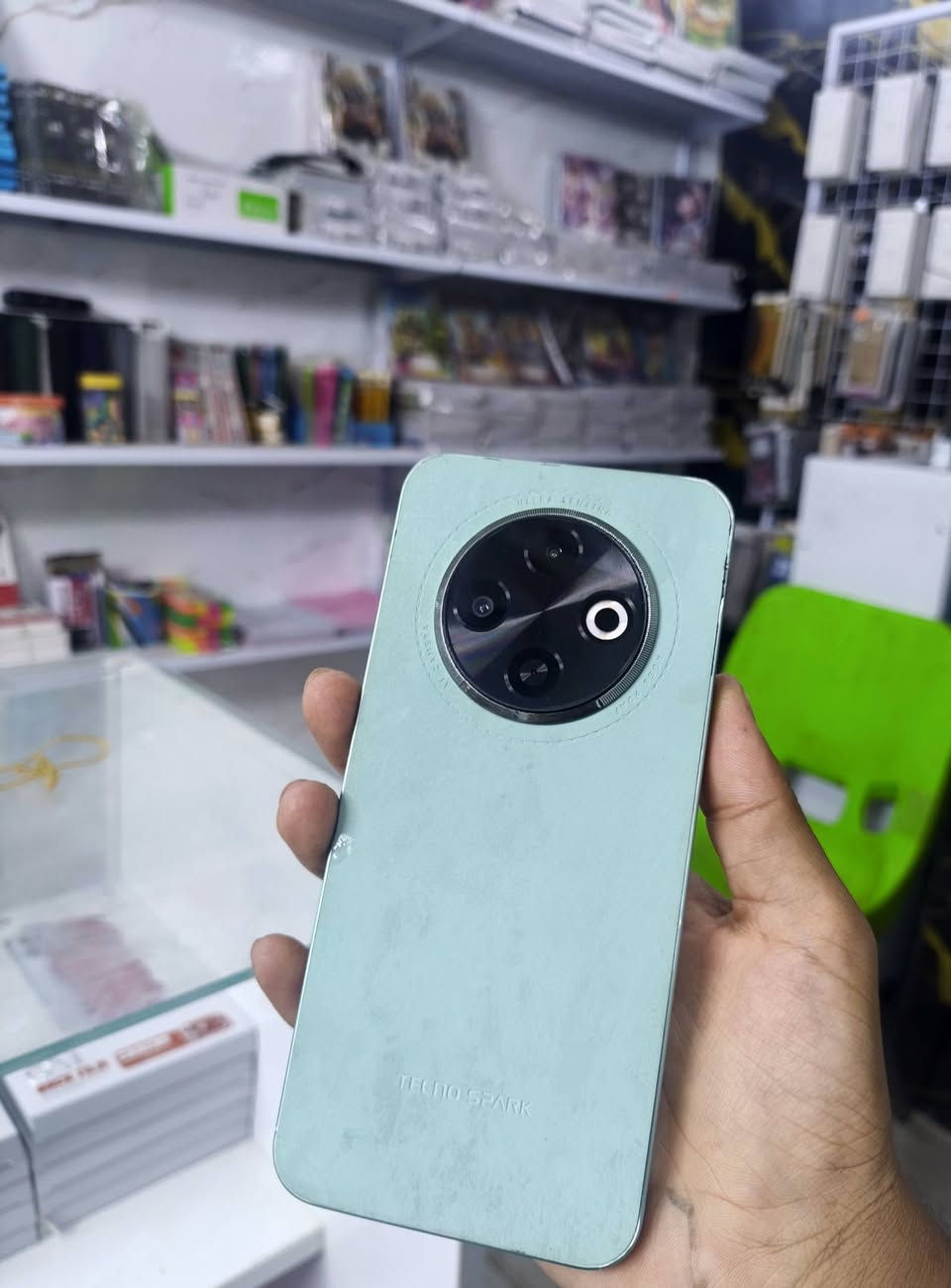 جهاز تكنو سبارك 30 ( Tecno Spark 30c) ذاكرة 256 عشوائية 4+2 بصمة اصبع وبصمة وجه ، شاشة 120 هيرتز بطارية 5000
السعر 150 الف

نص مكتوب في الصور:
- هاتفي HiOS V14.5.0 استنادا الى Android اسم الجهاز TECNO SPARK 30C التخزين 27,81 غ.ب / ٢٥٦ غ.ب الطراز TECNO KL5 وحدة المعالجة المركزية Helio G81 RAM 4.00 GB+2.00 GB الكاميرا الخلفية 50M DUAL Camera الكاميرا الأمامية 8M البطارية 5000mAh