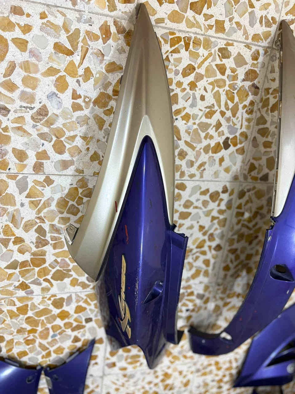 سلام عليكم كفرات سكنس فحل لون مميز بنفسجي اصليات مال رمبه ختم واحد كاملات ابيع ما بيع قطع هنا ولماصده رايدهن ب 250 او بيهن مجال قليل اتصل وشلع عيوني رقمي *********** مكاني بغداد مدينة الصدر واسف على الاطاله ♥️🫶🏽.

