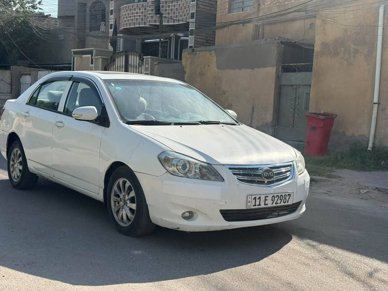 السلام عليكم BYD. G3.  2013 كير اوتماتيك المرغوب 
مكفوله كفاله عامه ضربه وصبغ وتبديل كير ومحرك شرط الكفاله كير مال مني كوبر يعني انسى العطل ميكانيك تبريد منضومة جديده صدر جديد تخم تاير نضيف محرك جديد سيارة ماعايزها اي شي فول مواصفات ماشيه 146 حقيقي سياره حلوه وشرط الفحص رقم بغداد 11 انكليزي والتحويل مباشر هزه جديده سنويه جديده سياره جاهزه على داير مليم ونضيفهحتى طخطخات مابيها ولا حتى بوارد ممتعوبه مكاني بغداد رقمي 
***********
