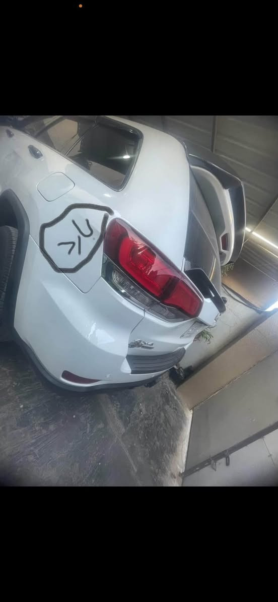 للبيع جيب لاريدو موديل 21ماشيه 70سياره جديده سبير مانازل  ضرر نص من قبق الصندوك وربع الجاملغ الخلفي  راجع بارد مصلحه يم المندلاوي فول مواصفات رقم بغداد ب اسمي ترهم مراوس حسب القناعه للاستفسار  ***********سعر 275وبيه مجال
