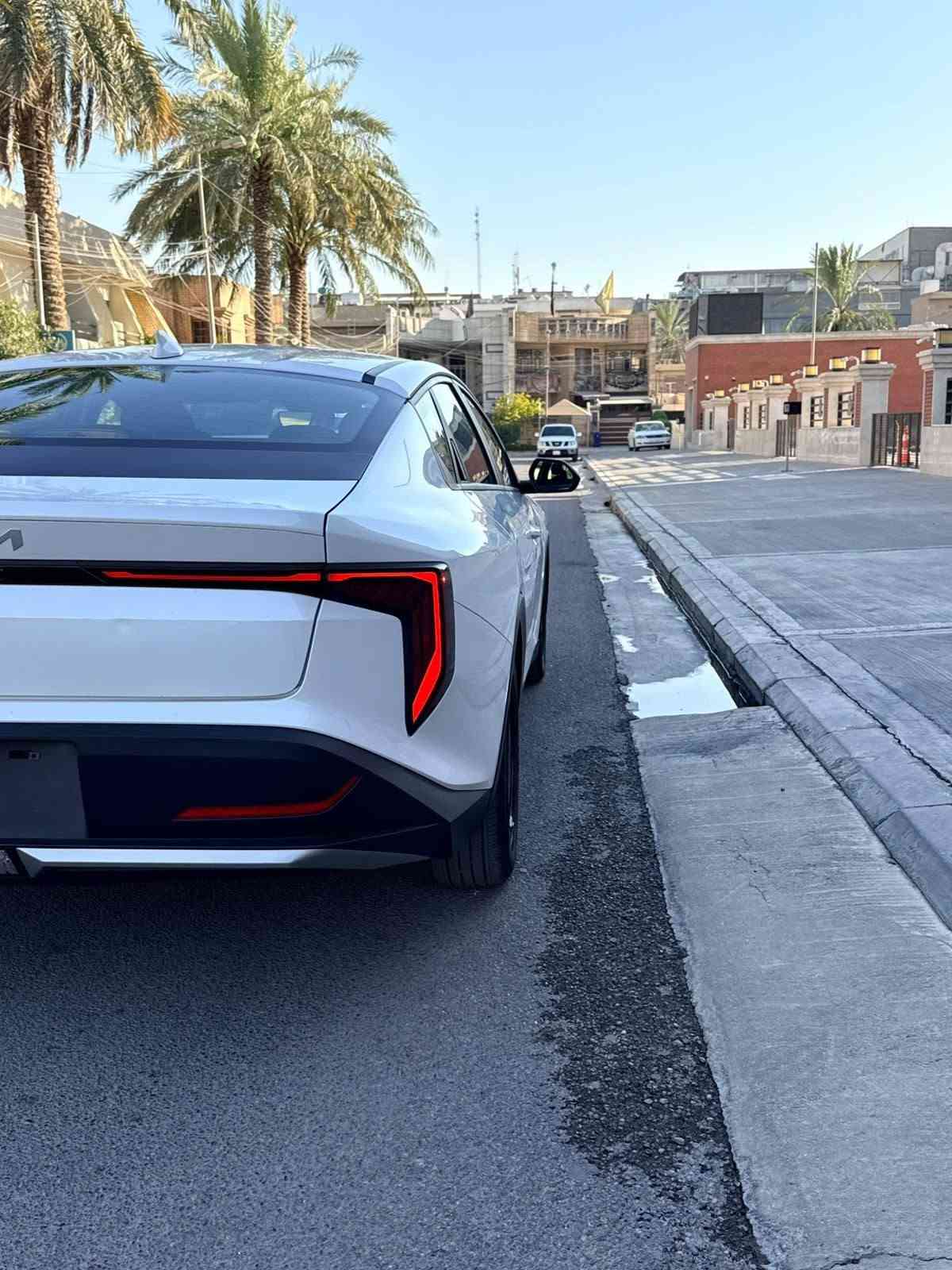 السلام عليكم KIA K4 2025 LX وارد امريكي
بصمة  / هندبريك دكمة  / لايت LED  / مكينة 2000 دوش / شاشة كبيرة متصلة ديجتال   / اوتو هولد / LED امامي وخلفي / قيادة ذاتية / كامرة دوارة / رادار تعديل مسار / اوتو بريك / مود درايف / تحكم ستيرن / كروس سرعة /مانع انزلاق / بلوتوث / اواكس / USB / ماشية 4000mi 
حادثه موضح بلصور مبدل بنيد ومصبوغ فقط السيارة شرط السونار بدون دواخل بدون شاصي بدون لغد ايرباك استيرن 
مكان السيارة بغداد البلديات 
للتواصل *********** 
ملاحضة السيارة بدون رقم دخول جديد
رجاءاً بدون خاص راسل واتساب وبخدمتك
