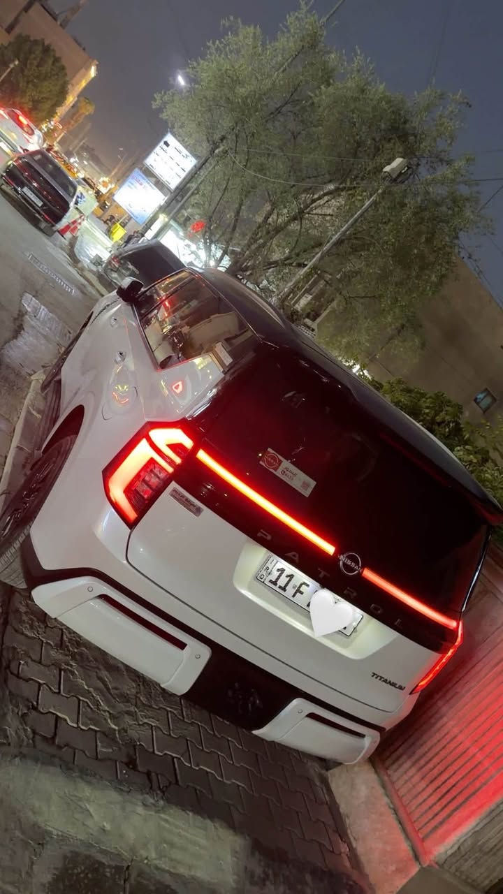 سلام عليكم نيسان باترول تيتانيوم ماشيه فقط الف ونص سياره بعده زيرو مغلفه ppf كامله مكمله سياره الاستفسار اكثر ***********
