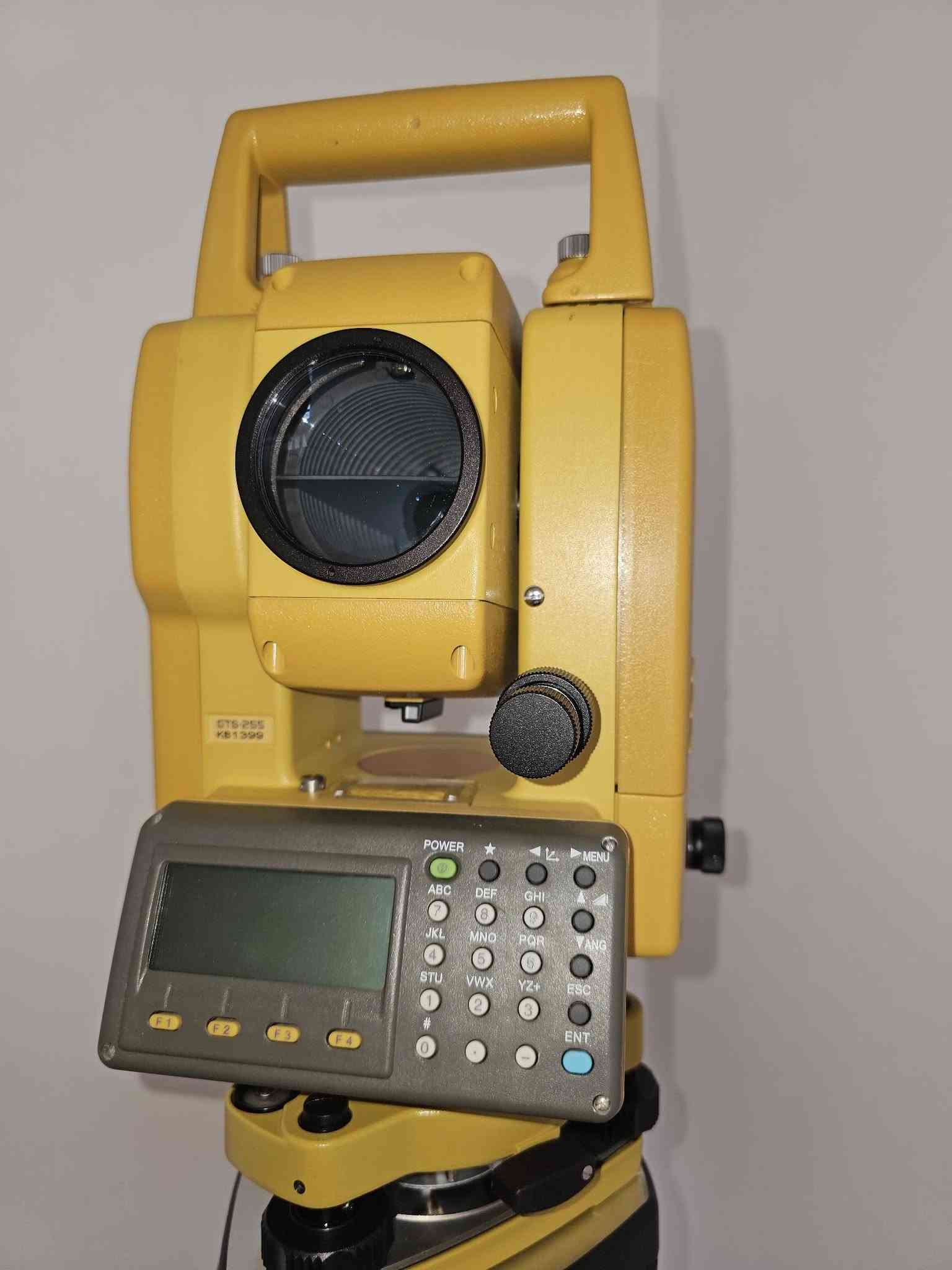 TOPCON GTS255
نظافة ۹۷٪
سعر مناسب جدا
رکیزە جدید 
عاکس کبیر جدید
***********
#sperogeosystems #GNSS #surveying #leica #topcon  #sokkia
