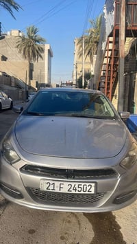 للبيع دوج دارت موديل2016 أمريكي  حجم لمكينه2000 السياره بيها أربع قطع ...