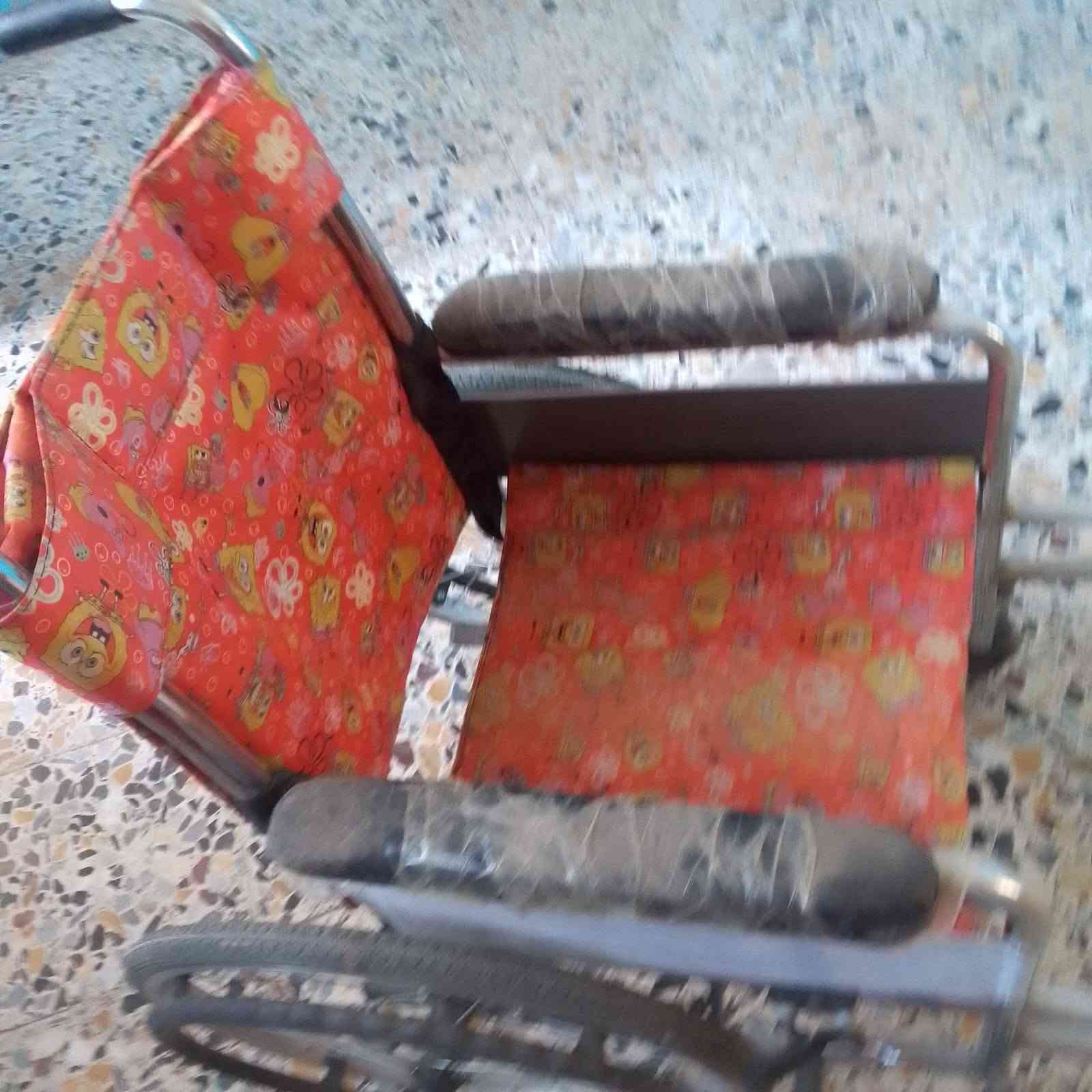 عربانه للبيع كلش نضيفه بس محتاجين واريد ابيعه سعر 75 وبيه مجال اتصل على  هذا رقم ***********
