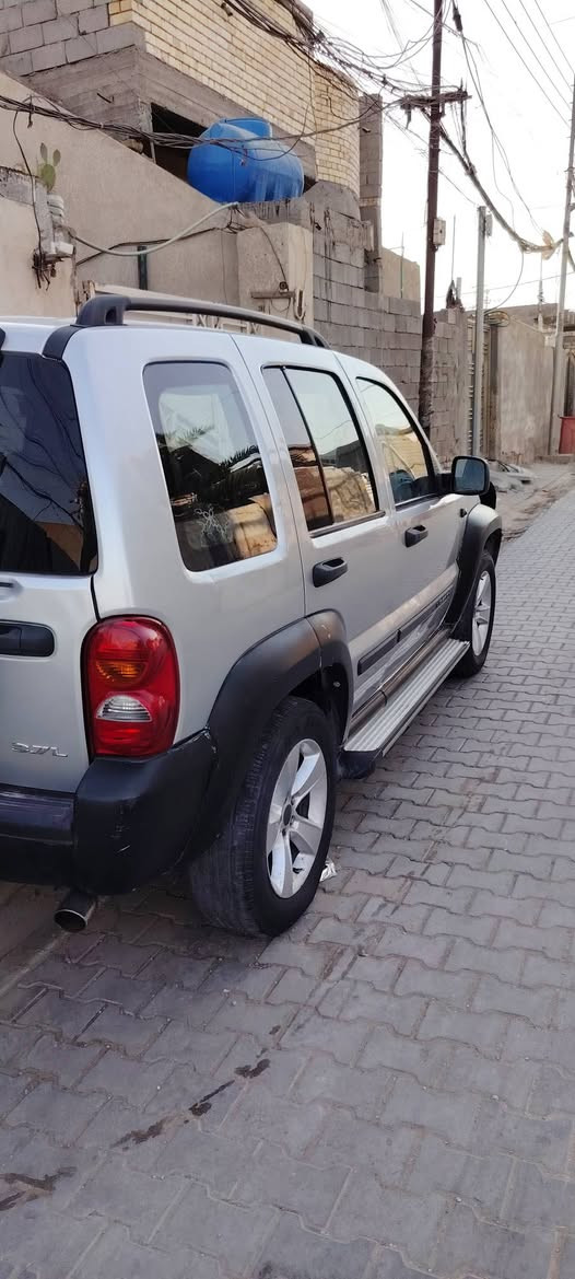 السلام عليكم جيب ليبرتي 2007 محرك 3700 كير ومحرك شرط تبريد شغال تخم تاير السياره  بسمي مداور ثاني يوم رقم بغداد السياره جاهزه
مكان السياره بغداد
السعر :68
الهاتف: ***********
