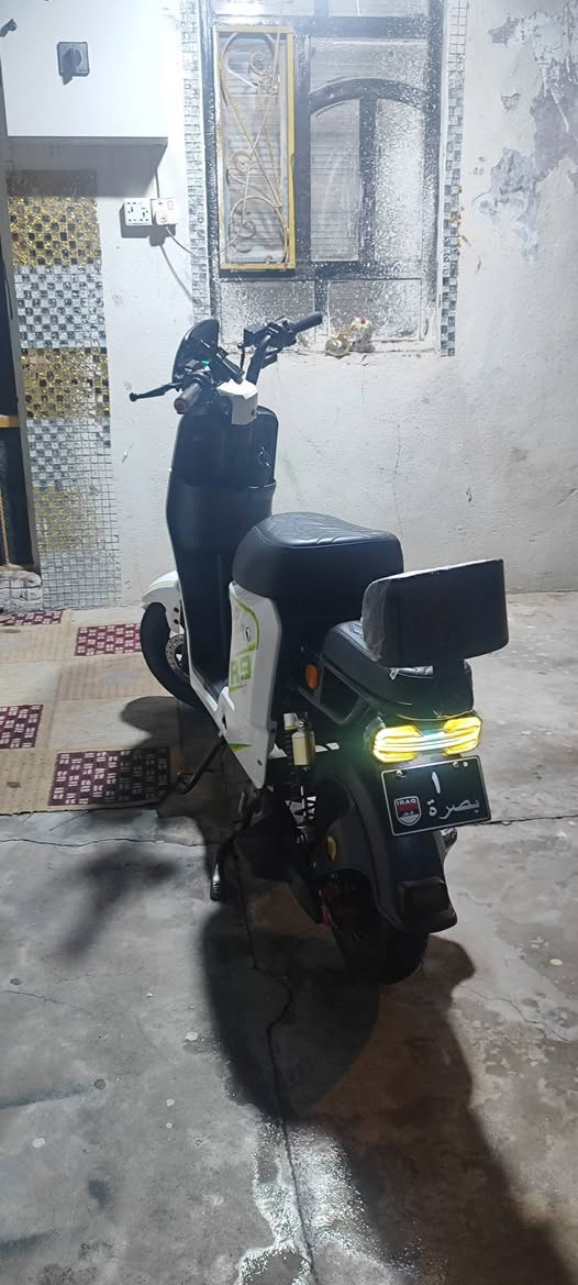 دراجه شحن R9 ب 350الف بيها مجال للشراي دراجه شحن R9 المعرفا مواصفات شاشه حديثه بريكات دسكات استاند تلفون استاند وسطي مع استاند جانبي تأيرات جدد جوبلس هورن اشاير كبل اشاره ليد الوان امامي خلفي مميز وحلو وعدسه خضره ولايت عالي وناصي دراجه غنيه عن تعريف بطاريات مضاف كدامك ملف شغال دراجه فول  ونضيفه لون ابيض حلو شركه البارون  العنوان البصره الزبير واتساب راسلني ***********

