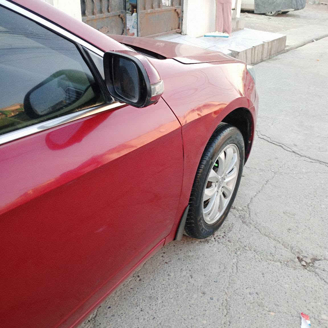 بیوایدی بۆ فرۆشتن مۆدیل ٢٠١٤ فول فولە بەس گێر حادیە ئەوانە گێر تۆماتیکیان نیە هەموو گێر حادین ٢ پارچەی هەیە سەیارەکە زۆر خاوێنە غرامەی لەسەر نیە 
*********** أربيل, العراق
