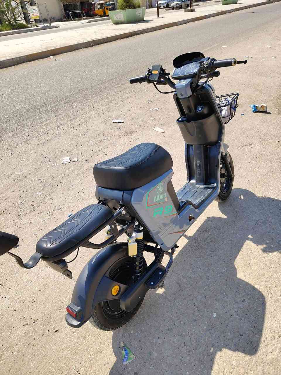 دراجه R9 شحن للبيع كامله بدون نقص فقط لبطاريه لصغار وبعدها جديده شركة وينلي مكان بعقوبة سعر 450وبيها
 مجال للتواصل خاص او هاتف ***********

