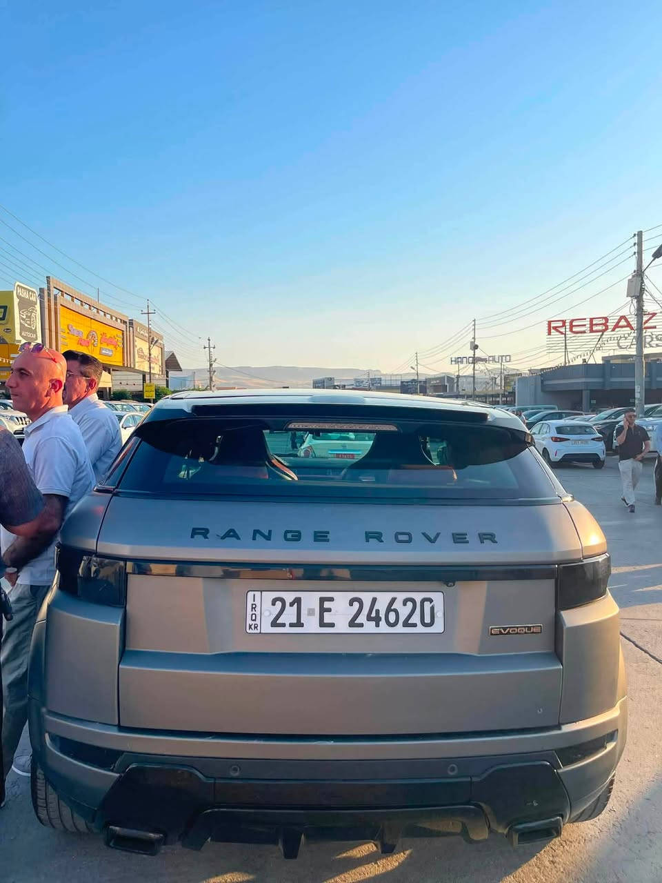Range Rover Evoque 2013
* مۆدێل: 2013
* مەکینە: 2.0 بنزین سۆپەر
* گێر: ئۆتۆماتیک
* ڕەنگی دەرەوە: نەفتی مات
*هەموو گیانی بە شەرت زۆر جوان و پاک ماوەتەوە
دەعامى بوّ دەعامى به شه رت روّنى مه كينه - رِوّنى گێر - فلته ر و هه موو سێر فزێك كراوه يه ك ٢٥٠ دينار
مه صره فى نيه
مواصفات :-
سلايد - كوشن هيته ر - كوشن و سوكان خه زن و كارهبا -2دەرگا به صمه و سەقف پانۆراما
به شهرتى تحويل و غرامه
سەنەوی تا 2030 تازەیە
***********
