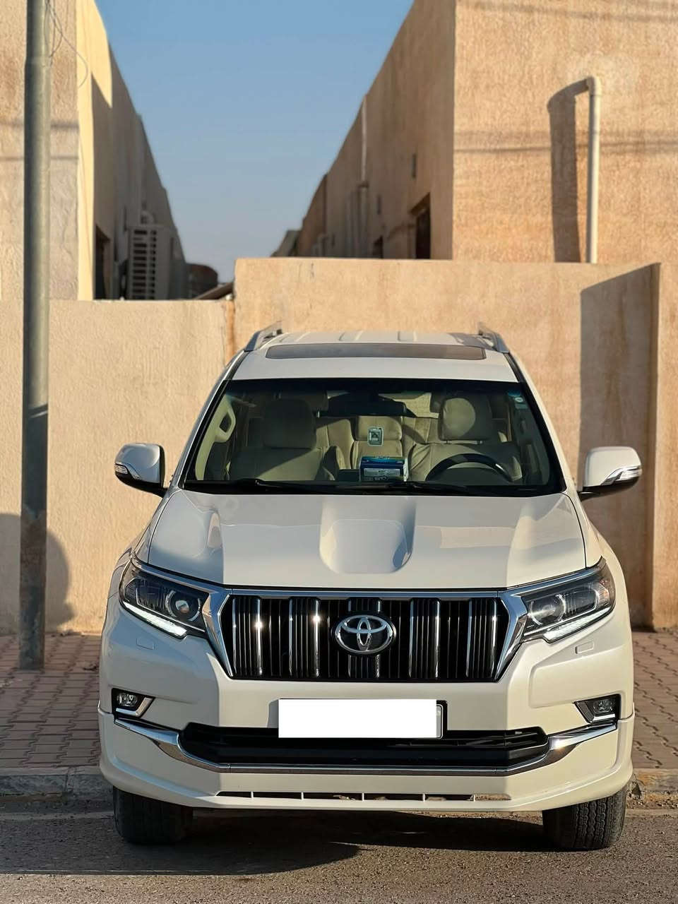 السلام عليكم…
تويوتا برادو 2020 TX.L……
خليجي ابيض مكفوله كلين تايتل …..
محرك6/4000……
مواصفات …
سلايت/بصمه/تشغيل عن بعد/
لايت اسود وبخاخ لايت ولد نهاري 
شاشه وكامره /هوك/ حساس خلفي 
رساله ترحيب / تحكم جهتين /
ويل كب كروم حجم 19/
دشبول لكزز وايرباك 6 كامل 
مانع انزلاق /ومانع انحدار /ونظام أمان 
كشنات جلد /وتبريد خلفي امامي
مري شفط/ و بعد مواصفات ……

سياره ماشية فقط 46الف كيلو …..

السعر (430) وبي مجال بسيط 
رقم أربيل دولي شرط تحويل 

مكان سياره صلاح الدين تكريت 

للاتصال /***********
