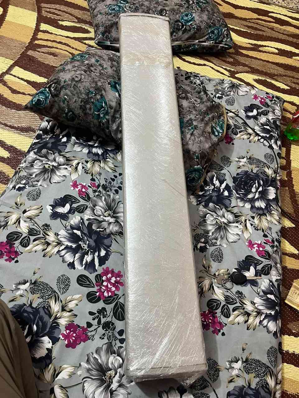 ‏للبيع اعطيني السعر وأخذه

