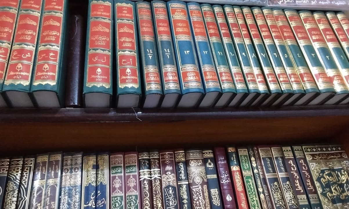 مكتبة للبيع 

تباع كاملة فقط الكتب 

المكان ذي قار للاستفسار الاتصال على  ***********

