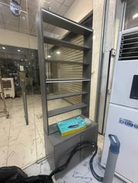 رفوف محل • ٦ رفوف و٢ ميز • بعقوبة