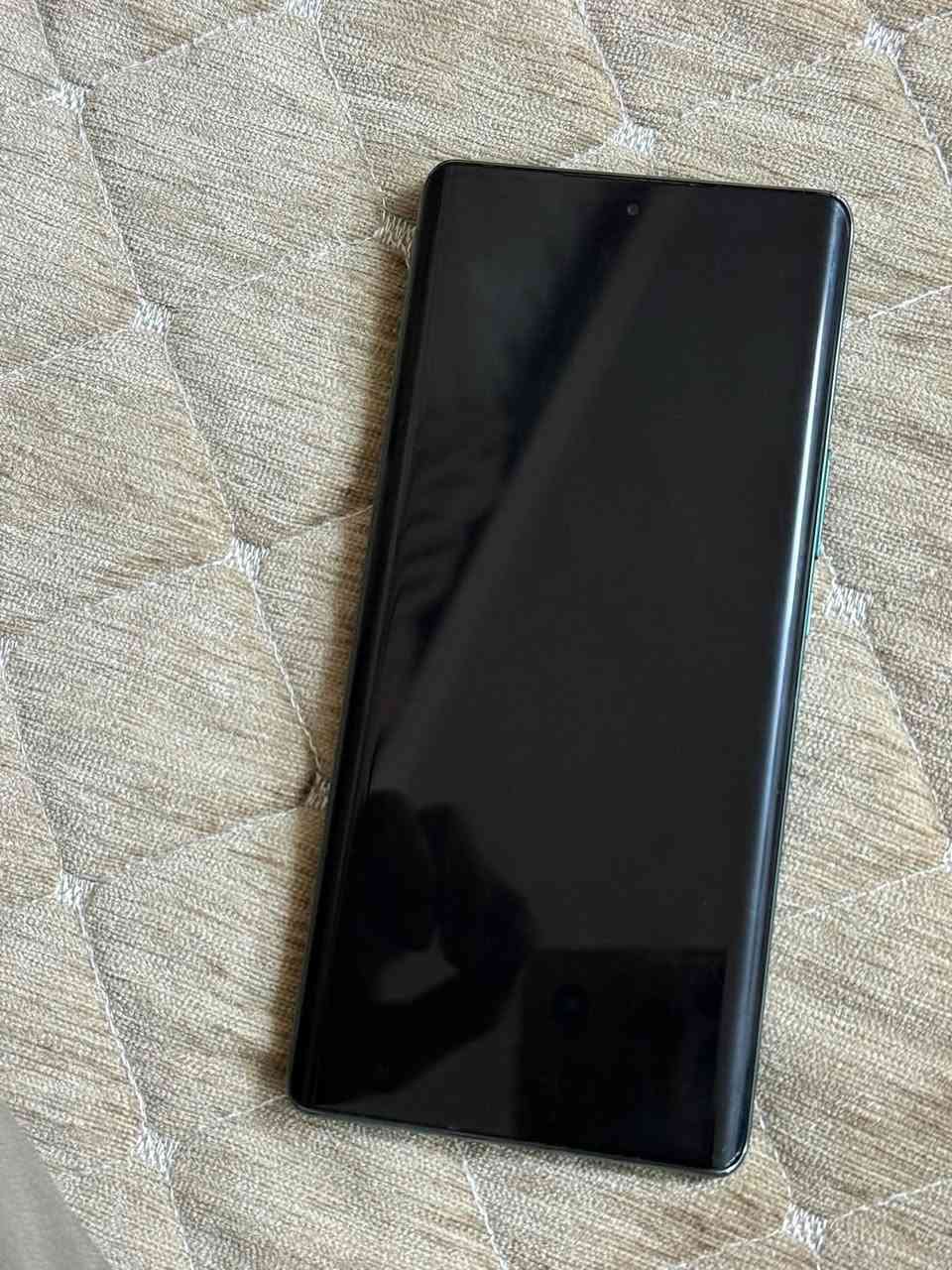 السلام عليكم هونر x9a الجهاز بس لاقطه ينرادلها تبديل تشكل هيا بس أنطيك هيا عاطله السعر 200 وبي مجال قليل *********** بي واتساب هم
