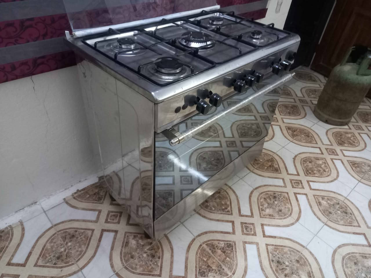 طباخ ال جي العربي للبيع شرط الشغل السعر ١٠٠ ألف العنوان موصل حي الصدام بعد السيطرة عالشارع العام طريق بعشيقه *********** *********** يوجد توصيل داخل الموصل أجره عالمشتري موصل, نينوى

