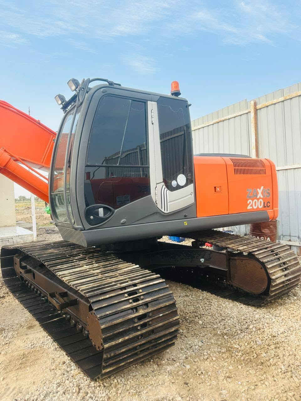 بسم الله الرحمن الرحيم

يوجد لدى معرض الحجاري لبيع وشراء الآليات الثقيله  

 #HITACHl_ZAXIS_z3_200LC 
هيتاشي_زت٣ 

للبيع #جديد ومكفول  ✅

دخول جديد new ✅

نضافه فووول ✅🇯🇵

وارد اليابان 🇯🇵

كفاله عامه 🎌✅

عدد ساعات العمل (8الف)✅

الموديل:2010 💯

العنوان :بابل الشوملي حي الصناعي
اللاستفسار 
سيد عماد الحجاري ***********
