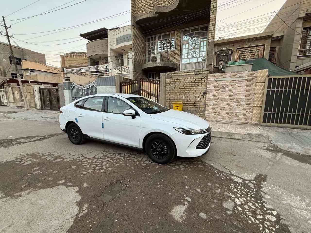 سلام عليكم بيوايدي كن بلاس 25 كفاله عامه  ماشيه 6000 داخل ابيض  ***********
