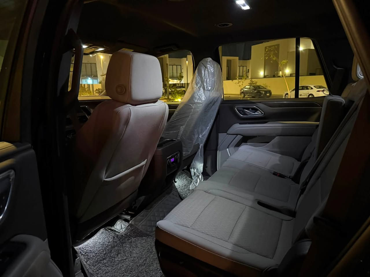 سلام عليكم تاهو ls 2023 خليجي ماشيه 42000 mi مكفوله كفاله عامه من الصبغ والبارد سياره جديده كلش السعر 43500 $ مجال بسيط مكانها بغداد ***********
