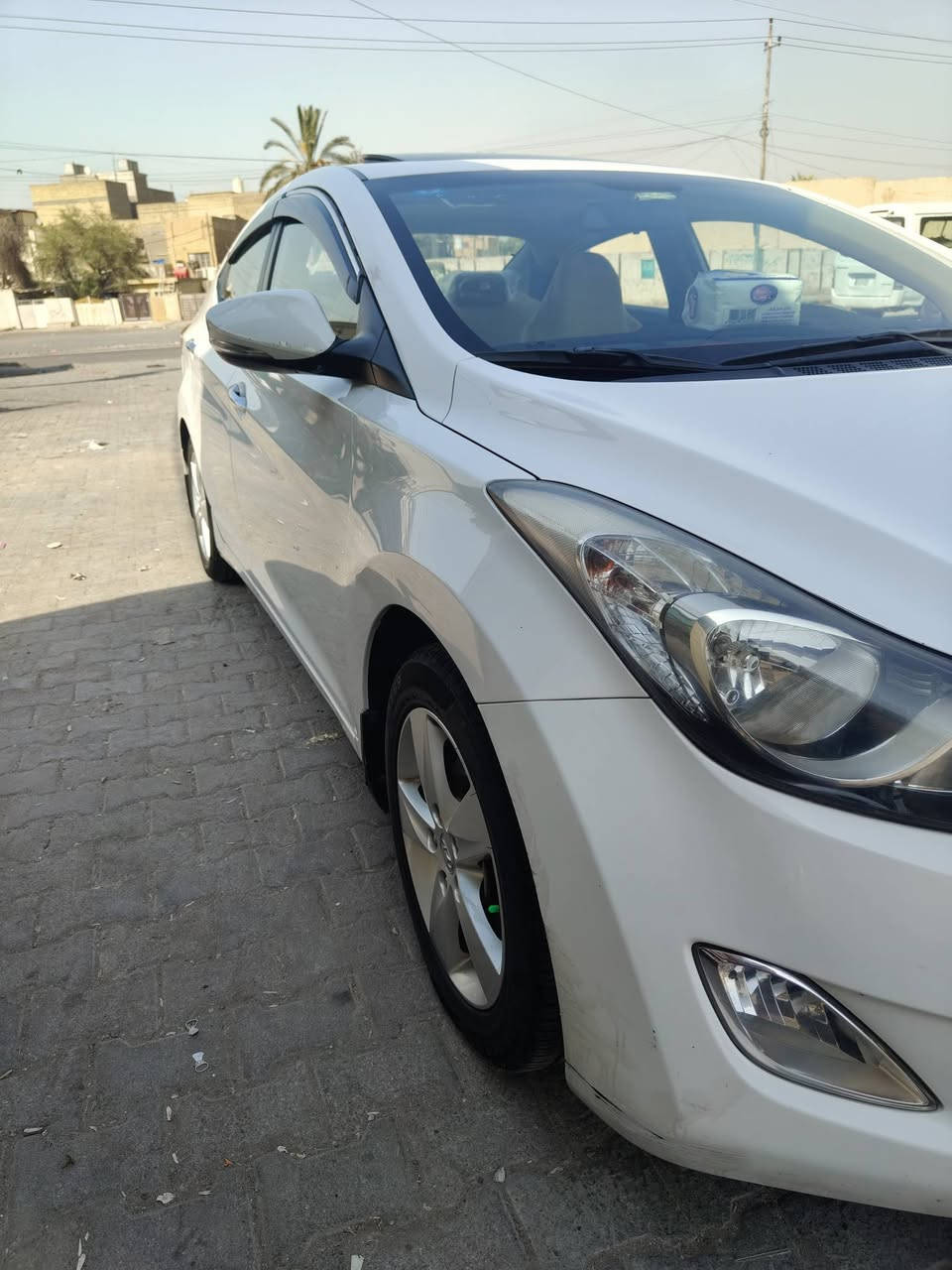 السلام عليكم
النترا خليجيه مكفوله من الصبغ
سياره ماشيه ٦٠الف فول مواصفات
سياره على وضع الشركه 
السعر المطلوب١٢٠بيها مجال بسيط
العنوان بغداد الجديده شارع المسبح
رقم الهاتف ***********
