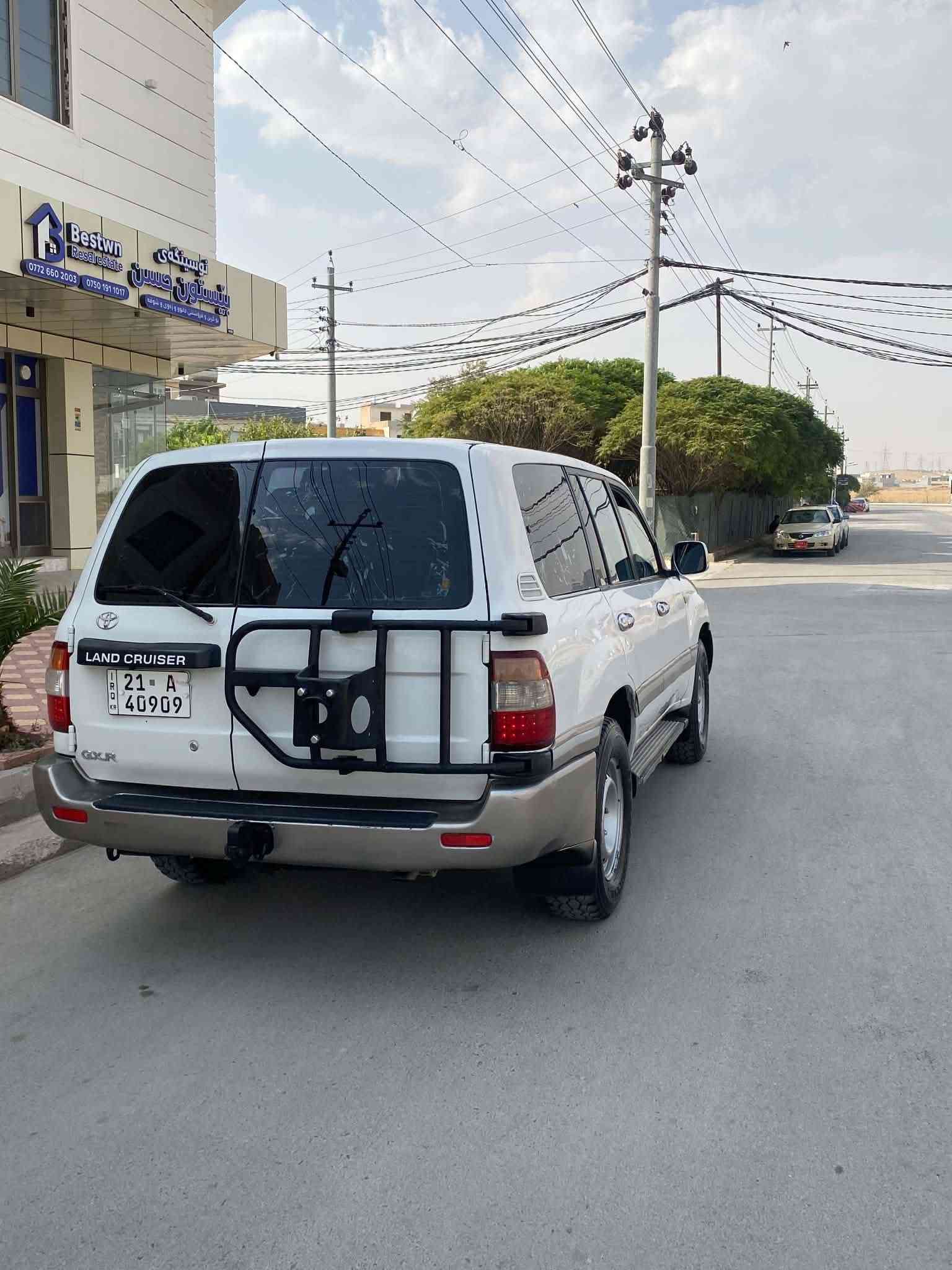 مۆنیکا 2001
سێ ڕوبع بۆیاخ عام 
سەنەوی تا 2030 تازەیە 
سعری 110$ گەڵاو مەجال
***********
