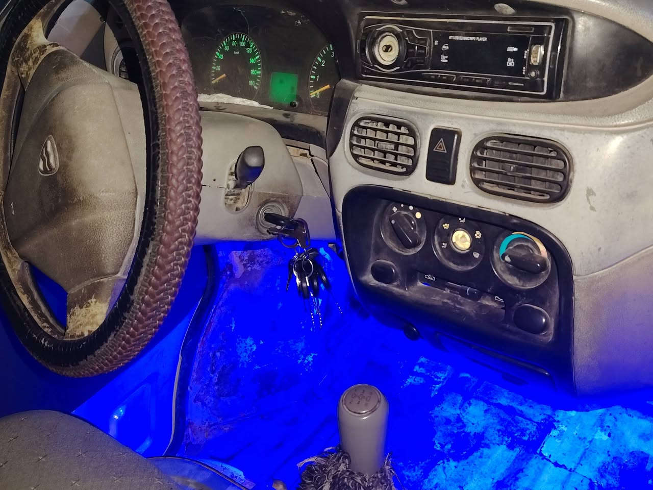 سلام عليكم هايفي للبيع ٢٠١٢ اصوليه منفيس كامل مكمل
سياره جاهزه محرك عل وضع الشركه لا تبخير ولا تنقيص كهربائيات شغاله 
بيها اشويه اخياس بلشاصي المهم تعال وشوف وقتنع لتواصل ***********
