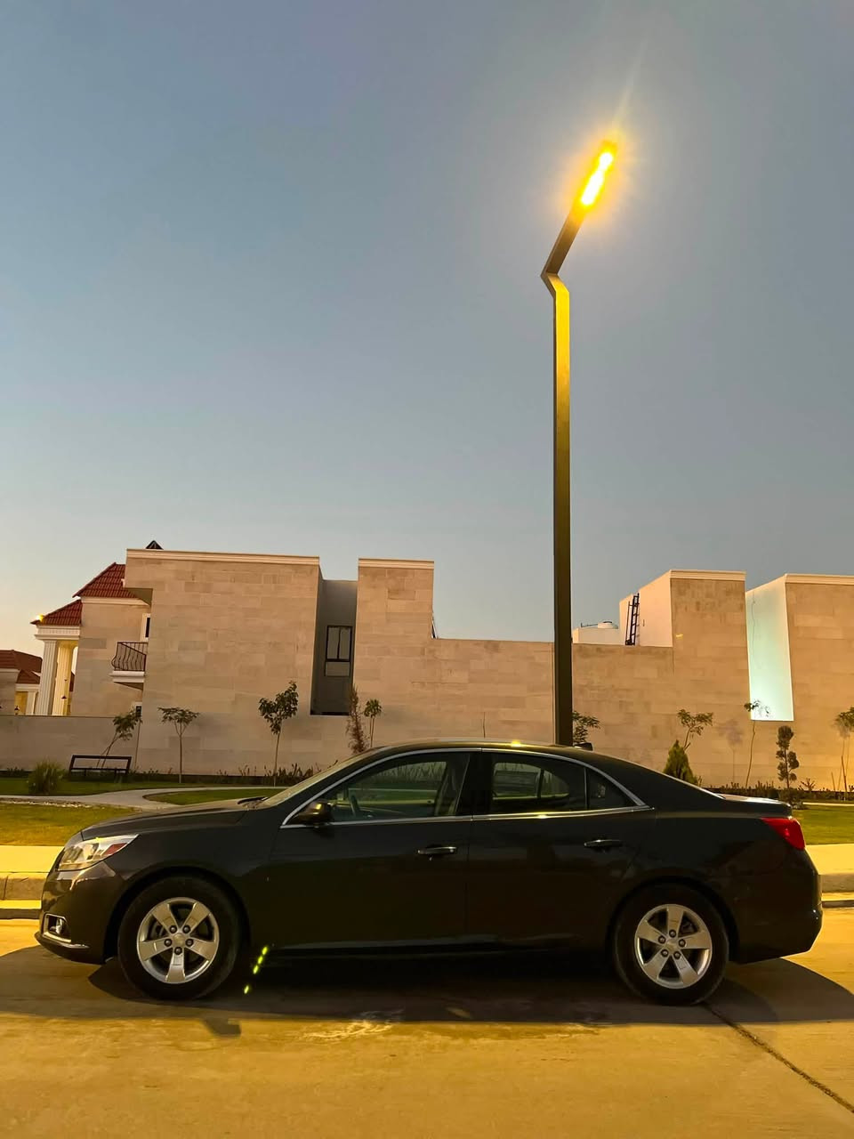 ماليبو 2014Ls 2.500
وارد امريكي السياره كلين حادث موضح بل صور 
مواصفات Ls سياره متعوب عليه تجي شغل وتطلع حداديه قبل شهرين مبدل سياره ما بيه اي نقص خير من الله السعر 90 وبيه مجال الرقم ***********

