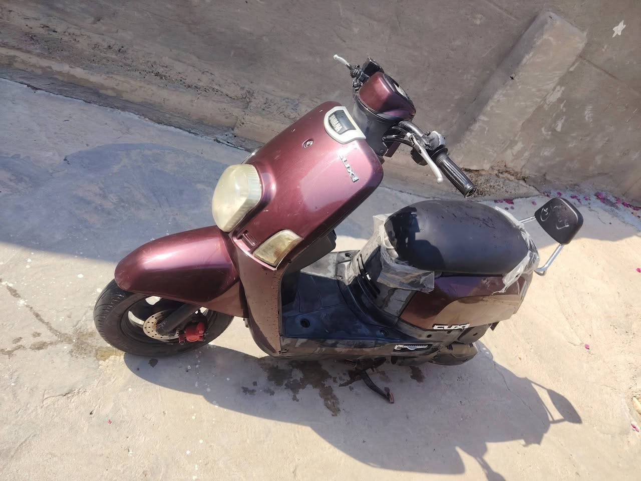 ٦٠٠ وبيه مجال كفاله وذا مراوس ب ٤ كير عادي

***********

الدراجه نوزل
