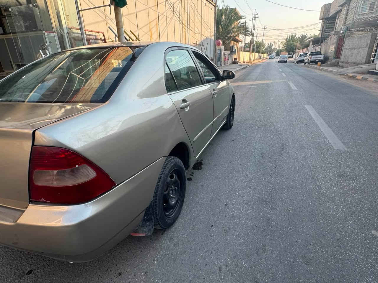 السلام عليكم كورله بيكاجوه لبيع الون ذهبي مديل ٢٠٠٠ محرك الف ١٦٠٠ كيو وتو سياره كفاله من ضربه بس صبغ لجماليه فقط السعر ٦٠ بيه مجال قريل سياره بل نجف كوفه ستفسار اتصال على الرقم ***********
