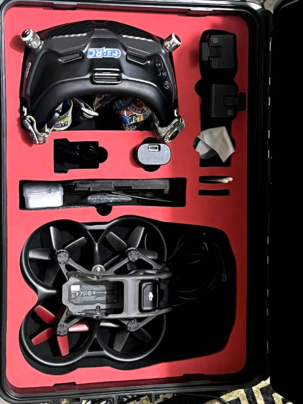 درون افاتا 1 
dji avata 1 
افاتا 1 كامبو كامل
كامل ملحقات 
كت نظيف 
جوستك 2 
نظارة v2 
بطاريات 2 
ريش احتياط 2
وملحقات اخرى
السعر 1.250 ( واحد وربع )
مكاني واسط متوفر توصيل 
واتساب ***********