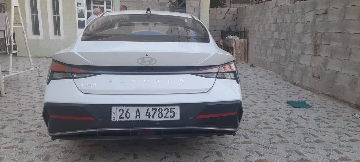 سلام عليكم لبيع انترا موديل ٢٠٢٥ بعدة زيرو السعر ١٤٥ وبه مجال بسيط لتصال رقم ***********
