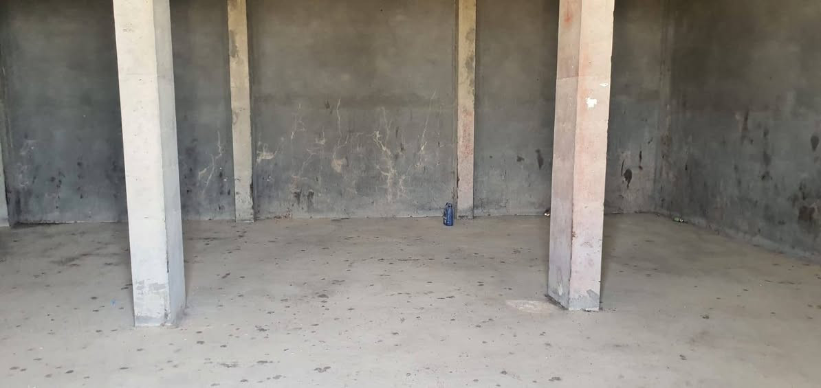 محلات للايجار الصويره طريق المطار للاتصال *********** إيجار كل اوتقطيع حسب الطلب
