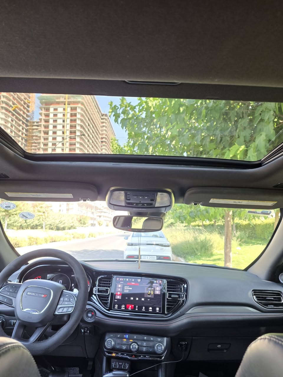 السلام عليكم اخوان 
Dodge Durango GT Plus 2023 

دوج دورينكو موديل ٢٠٢٣ للبيع مواصفات فول فول بس بدون دبل اكسل ماشية ٤٤٠٠٠ ميل 
 سلايد ، ٧ راكب ، كشن خزن ، كشنات امامية تدفئة و تبريد و سكان هيتر، كشنات خلفية تدفئة ، مراية هيتر ، رادارات امامية و خلفية و جانب ، صندوق شفط. سيارة بدون حادث بدون صبغ و بدون تعديل كلشي بشرط كير محرك و كهربائية و تايرات تويو ياباني جديد .
سعر ٣٥٥ ورقة و بيها مجال للشراي.
رقم تلفون/ *********** مكاني اربيل و تحياتي للجميع.
