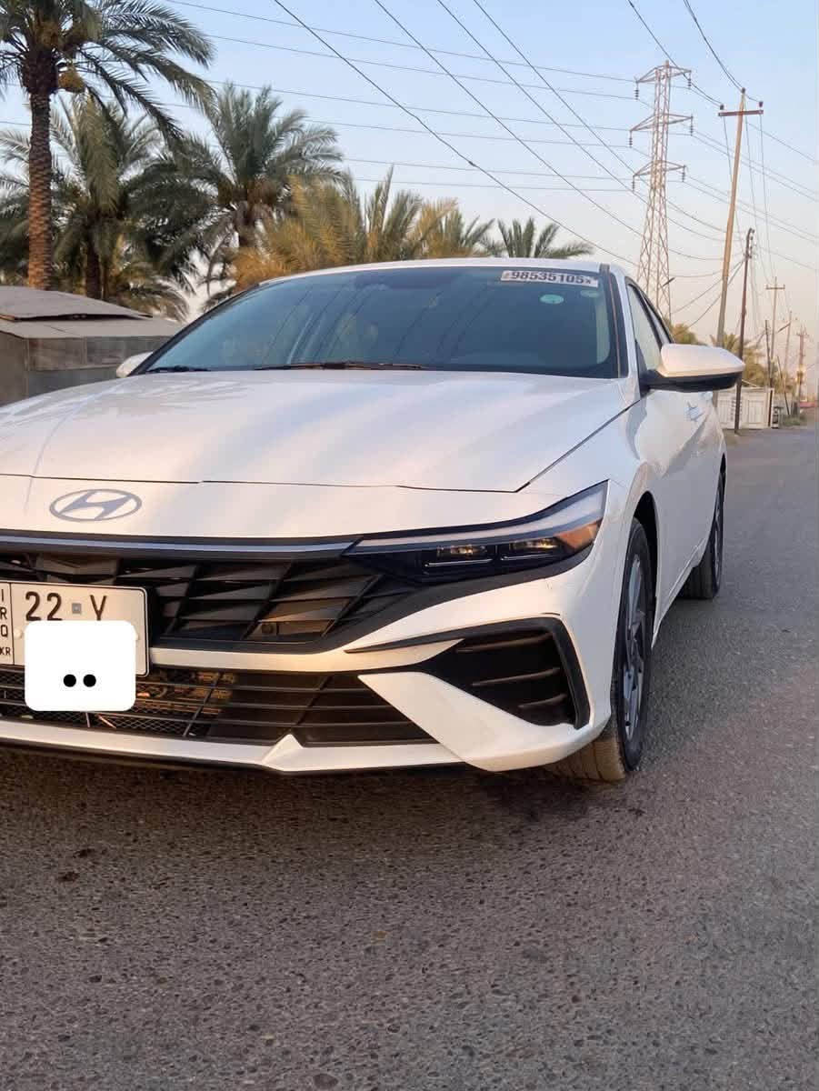 مراوس  سني هندي ***********
للبيع هيونداي إلنترا هايبرد 
حادثها كلين فقط بارد بلجنطه 
▫️ الموديل: 2025
▫️ اللون: أبيض صدفي
▫️ الوارد: أمريكي 🇺🇸
▫️ رقم التسجيل: أربيل بأسمي 
▫️ الممشى:19 ألف ميل
✅ تشغيل بصمة + دخول ذكي
Apple CarPlay & Android Auto ✅

✅ كاميرا خلفية
✅ شاحن لاسلكي
✅ سايد بريك كهربائي (بصمة)
auto hold ✅
✅ مثبت سرعة

✅ نظام المحافظة على المسار (Lane Keep Assist)
✅ نظام التحذير من الاصطدام الأمامي مع الفرملة التلقائية
✅ مراقبة النقطة العمياء

✅ جنوط ألمنيوم

✅ وسائد هوائية وأنظمة أمان متكاملة
✔️ السيارة نظيفة جداً، 
📍 المكان: بغداد الحريه
