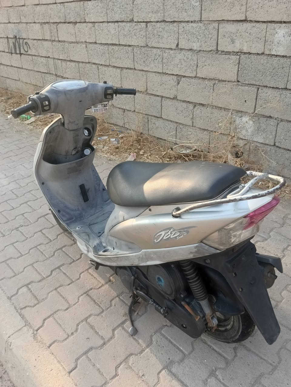 سلام عليكم 
منغولي للبيع او مراوس 
الدراجه من الطول لطول ختم واحد وبلادي محركها برغي ما مفتوح منه كابريتر شوته كله ختم ويه الشاصي 
سعر 650 وبي مجال 
*********** واتساب وخط
