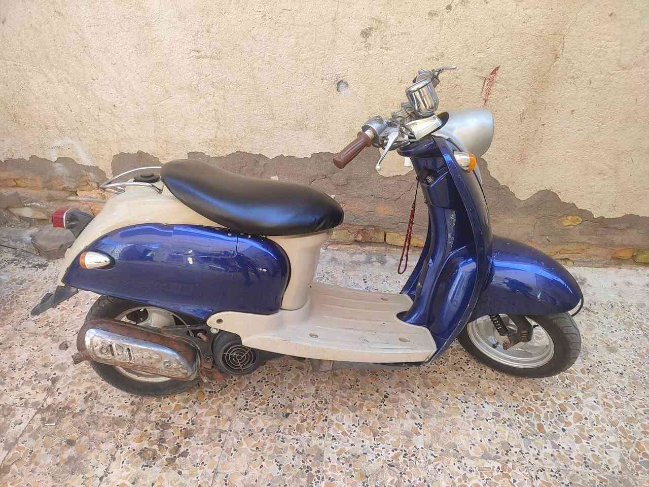 دراجه كلاسيكيه للبيع جاهزه سهرهه ٢٠٠ وبيهه مجال بكاني المجر الكبير ***********

