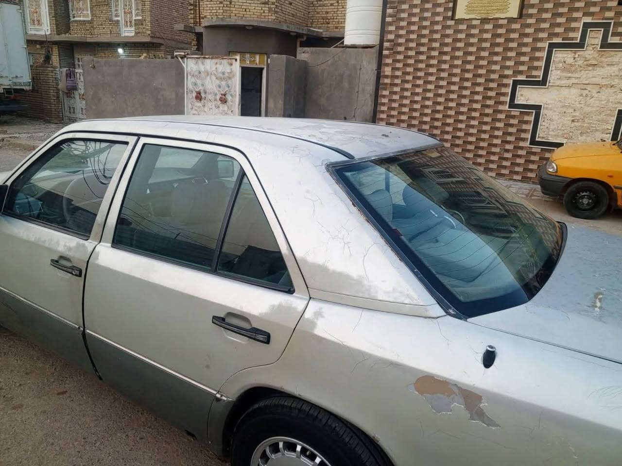 مرسيدس ١٩٨٨ • مكينة ٢٥٠٠ • بغداد