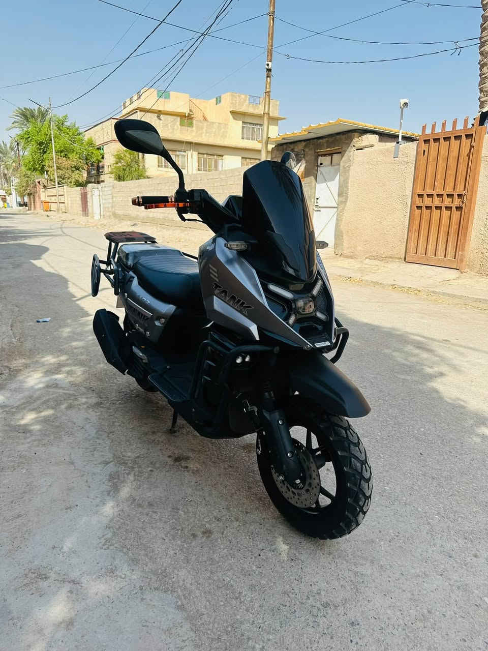🏍️🔥 دراجة TANK صيني باب أول – موديل 2025 🔥🏍️
دراجة جديدة ومميزة جدًا، بحالة الشركة 💯👌

🔹 الماركة: TANK
🔹 موديل 2025
🔹 تشغيل بصمة + عن بُعد
🔹 دبل دسك أمامي وخلفي
🔹 شاشة ديجتل
🔹 شاشة أعطال
🔹 بلاجكتورات وكالة
🔹 سيباية تحميل أغراض أصلية مال الشركة
🔹 سماعة بلوتوث
🔹 تايرات حجم كبير
🔹 درع حديد بلادي لحماية الدراجة 🛡️
🔹 لون مميز وراقي جدًا
🔹 استيكرات شركة الصقر بالكفرات
🔹 لا برغي مفتوح بيها ❌
🔹 لا كسر ولا فطر ولا شخط
🔹 على حالة الشركة 💯
🔹 ماشية فقط 3000 كم 🔥
🔹 يعني شبه زيرو

💰 السعر: مليون و600 ألف دينار

📍 المكان: بعقوبة – حي المعلمين

📞 للاتصال والاستفسار: ***********

⚠️ الدراجة غير متواجدة على الفيس، يرجى الاتصال على الرقم أعلاه.
