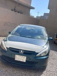٣٠٧ ٢٠٠٥ • زيتوني • ما بيه نقص