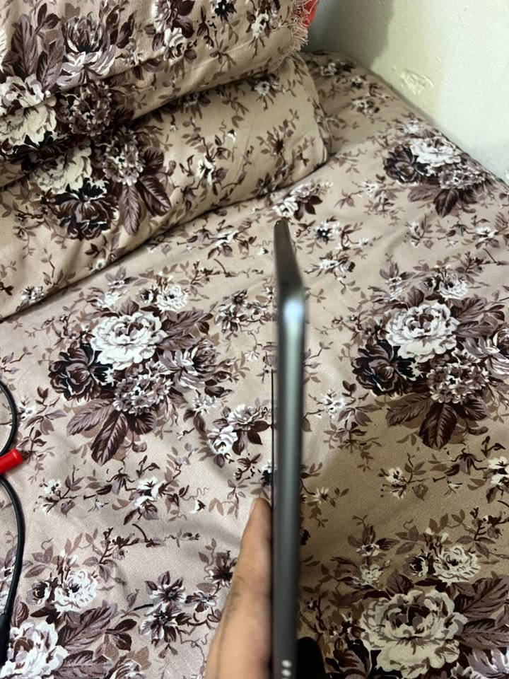 ايباد 9 • جديد • بطاريته زينه