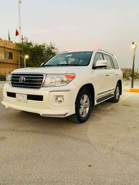 لاندكروزر GXR • ٢٠١٥ • ١٠٨ الف