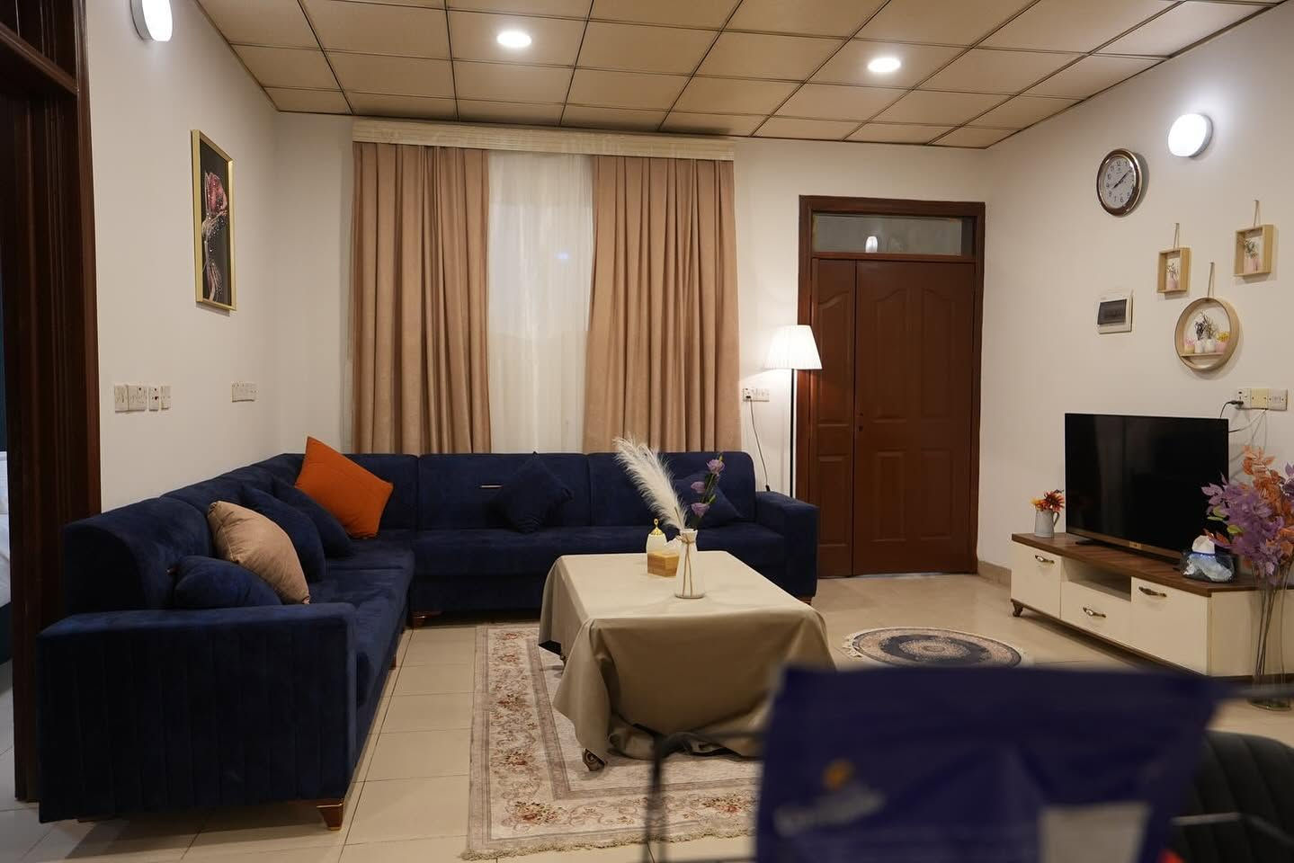 ✨🏨 تم افتتاح — فالومنت موتيل — في أربيل 🏨✨

بكل فخر وتميّز نعلن عن افتتاح
فالومنت موتيل افتتاح جديد
‏Valmont Motel

عنوان جديد للفخامة، الراحة، والخصوصية بأجواء راقية وخدمة استثنائية صُممت لتليق بكم 🌟

⭐️ رفاهية | خصوصية | راحة ⭐️

📶 إنترنت عالي السرعة
🧺 خدمة لوندري متكاملة
🛎️ خدمة زبائن واستقبال 24 ساعة
🚘 كراج خاص مجاني وآمن للسيارات
✈️ خدمة توصيل من وإلى المطار
☕️ مشروبات ساخنة مجانية داخل وخارج الغرف
👔 سويتات VIP خاصة لرجال الأعمال
🚖 سيارات خاصة مع دليل سياحي
🧼 جميع الغرف معفرة ومعقمة بالكامل
✨ نظام تنظيف وتعقيم يومي
🧺 غسالة ملابس داخل كل سويت

🤍 لأن راحتكم تستحق الأفضل…
اخترنا لكم تجربة إقامة تجمع بين الهدوء، الأناقة، والخدمة الراقية.

📍  العنوان -أربيل — شارع 60 مقابل وزاره العدل قرب سايدين بختياري 
📞 للحجز والاستفسار: [***********]

‏Valmont Motel
‏✨ Luxury Beyond Expectations ✨
