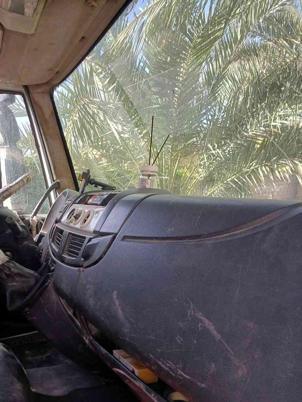السلام عليكم افيكو ٢٠٠٩ محرك ٦ انجكتر مكفول شاصي مكفول تانكي  
١٤ جيد تخم تاير بطاريات جيد قماره بلاد حصه كاز ٣٠٠ هزه ماصاقطه لشهر ٨ تحويل مباشر
 باسمي كهرباء كامله ماطورات ٢ سحب دفع
المكان بغداد 
السعر 140 مجال بسيط 
***********
