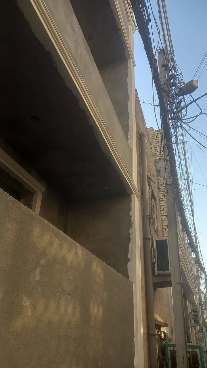 السلام عليكم ورحمة الله وبركاته لباخ مصري درجه اولي خشن وناعم وطلس وفوم وصبغ وتشميع داخلي وخارجي وتصفير مساطر متفرغ حاليا ***********
