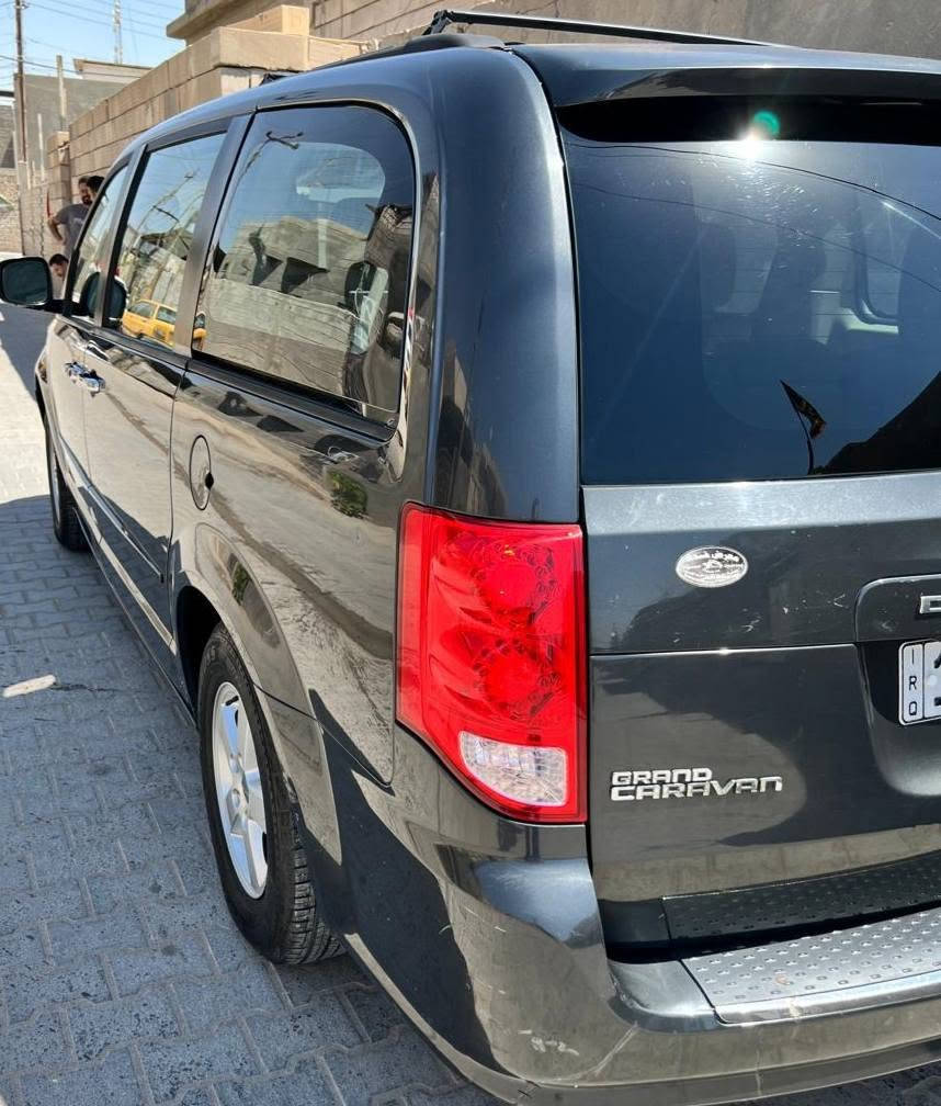 دودج كرفان • ٢٠١٢ • بيبان كهرباء