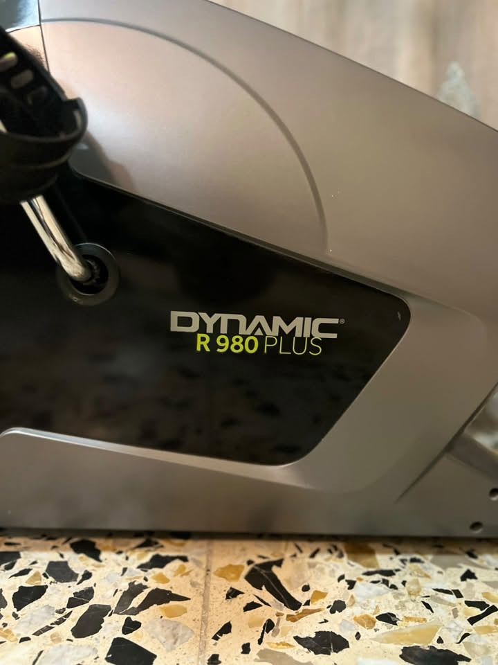 السلام عليكم
بايسكل رياضي للتضعيف والتنحيف للبيع من ماركة Dynamic R 980 Plus العالمية المعروفة ، بايسكل جديد نظيف بمعنى الكلمة مستخدم قليل جداً ، مابي اي عطل ولا خدش ، كلشي شغال 
عنوان الدورة 
للاستفسار الاتصال او واتساب ***********
السعر : 250 الف.
