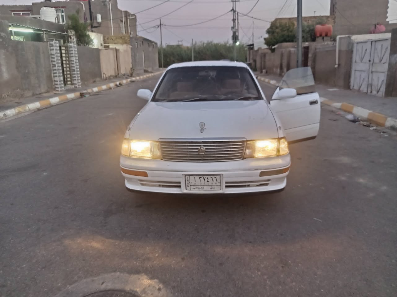 السلام عليكم بطه موديل 93 رقم بابل مشروع وطني تحويل ثاني يوم سياره جاهزه مكينه وكير وحداديه تخم تاير دواخل جديده كهربائيات كلهه شغال مكفوله من الضربه والكص والنقل جثه السياره جاهزه بيع مستعجل قفله 43 الرقم *********** المكان واسط
